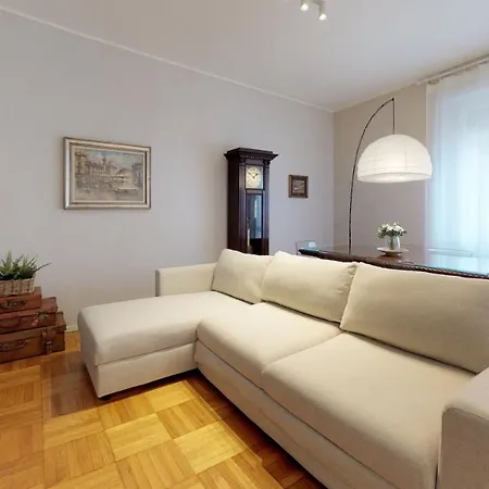 Apartment Altido Spacious Central Flat Mailand
