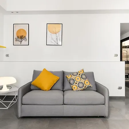 Apartment Large Near Bocconi *