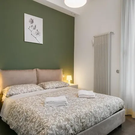 Large Near Bocconi Apartment