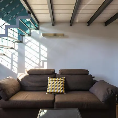 Paki Nel Cuore Dei Navigli Di