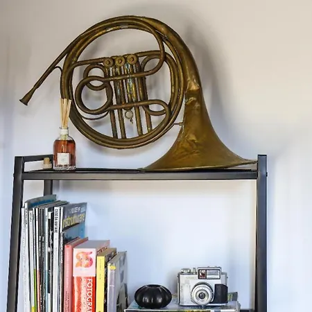 Paki Nel Cuore Dei Navigli Di Milan