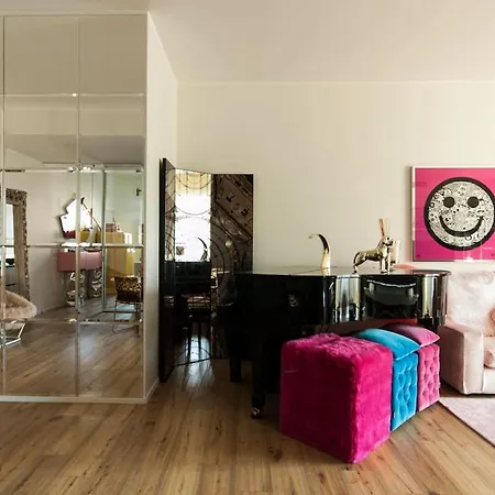 Apartment Luxury Designer Space In Shopping District Milan