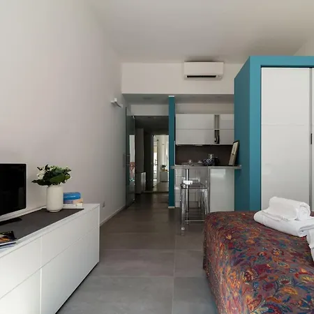 Duomo - Meravigli 16 Apt. R1 - Luxury Studio Perfect X 2! Милан