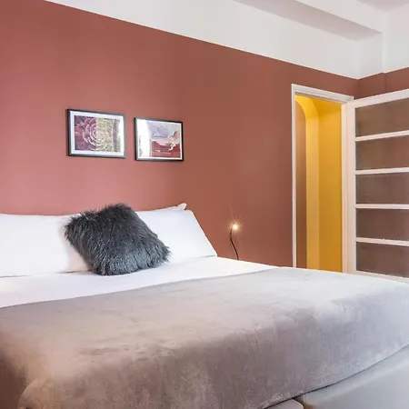 2 Bedrooms In The City Center