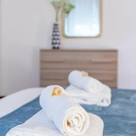 Airguest Zuretti Central Station Flat *