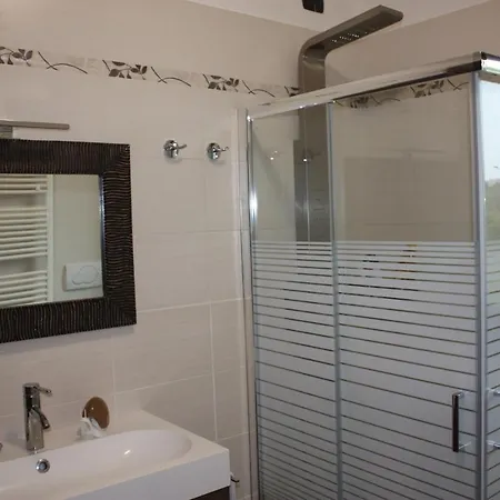 Res. A 10 Min. Da Rho Fiera E Stadio Meazza Lägenhet