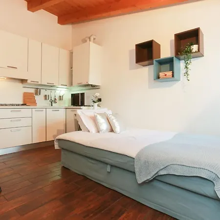 The Rent - Pretty In Apartamento