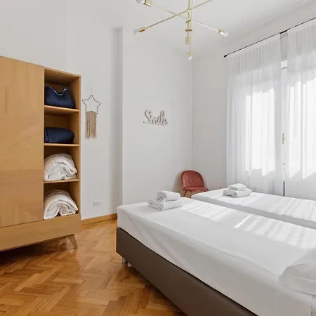 Roomy Duomo&san Babila Milano