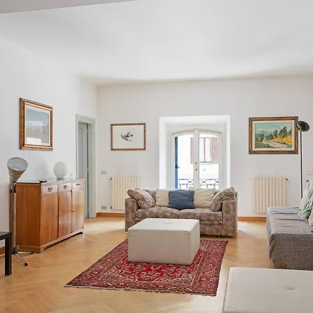 Spacious & Elegant In Corso Como Διαμέρισμα