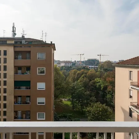 Hola Milano