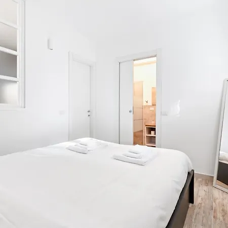 Renovated Studio Amendola & City Life Apartamento *
