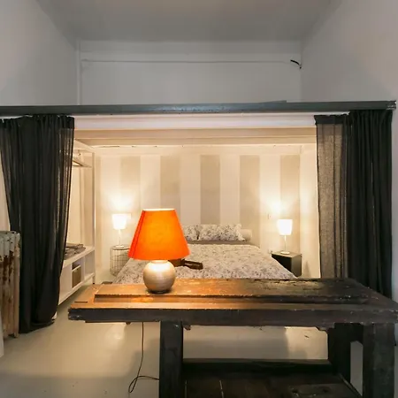 Italianflat - Navigli & Bocconi Suites *