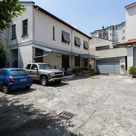 Italianflat - Navigli & Bocconi Suites *