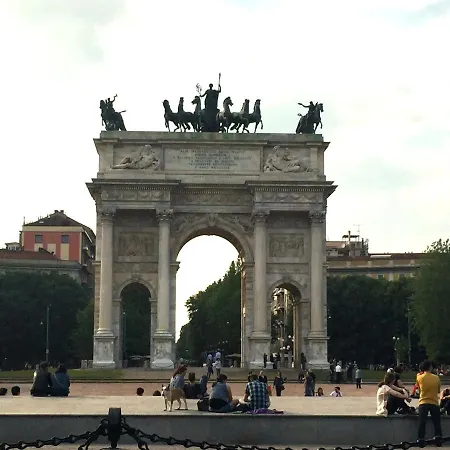 Lovely Loft Isola/garibaldi Daire *