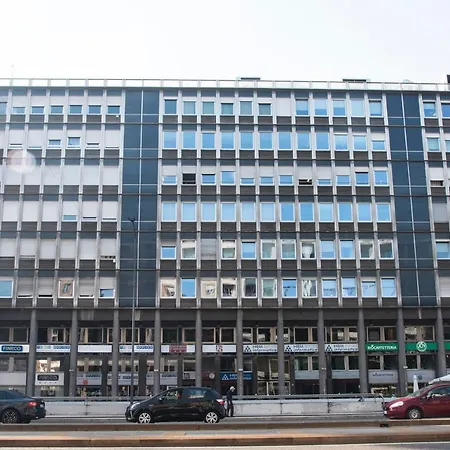 Youhosty - Pisani Small 13