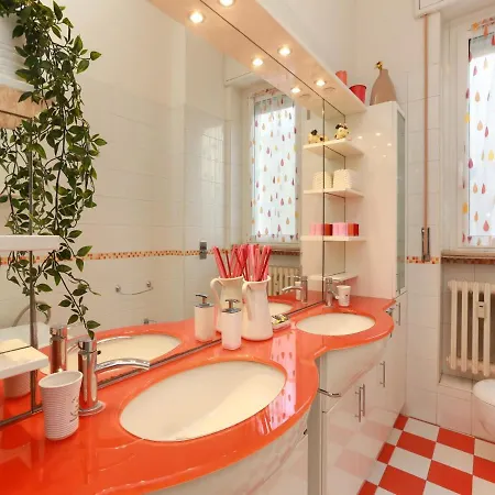 The Best Rent - Spacious Near Metro Station Gorla Апартаменты *