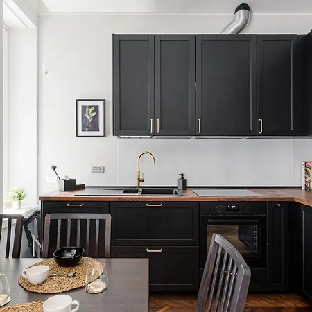 Wide And Bright Two Bedroom Apartment- Via Freguglia Appartamento Milano