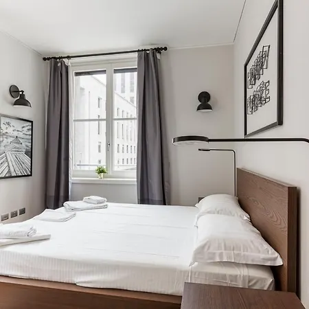 Wide And Bright Two Bedroom Apartment- Via Freguglia