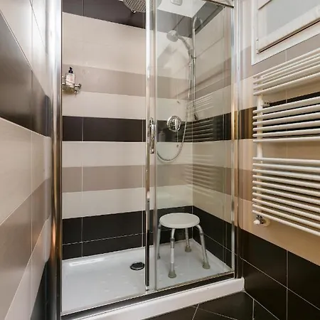 Apartment Large Near Bocconi *