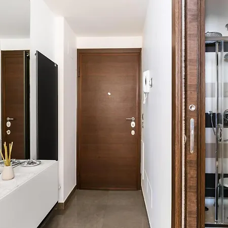 Large Near Bocconi Apartment