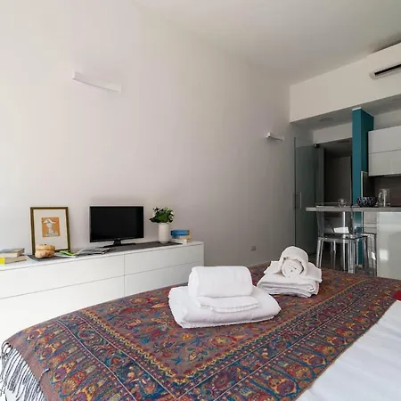 Апартаменты Duomo - Meravigli 16 Apt. R1 - Luxury Studio Perfect X 2! Милан