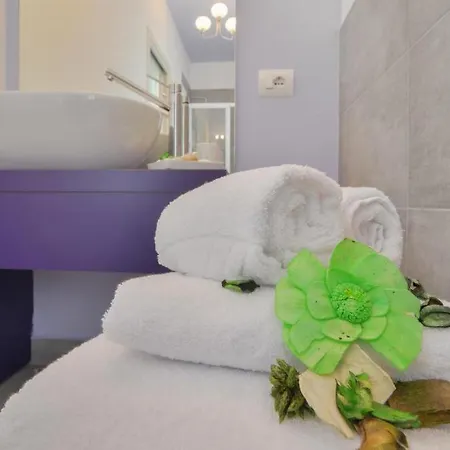 Italianway - Massari 22 * Milan