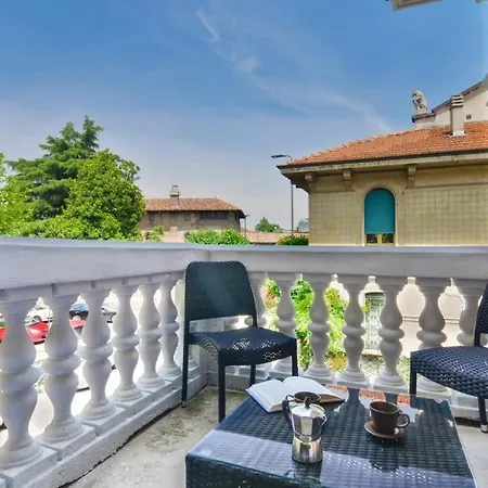 Italianway - Massari 22 * Milan