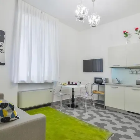 Italianway - Massari 22 * Milan