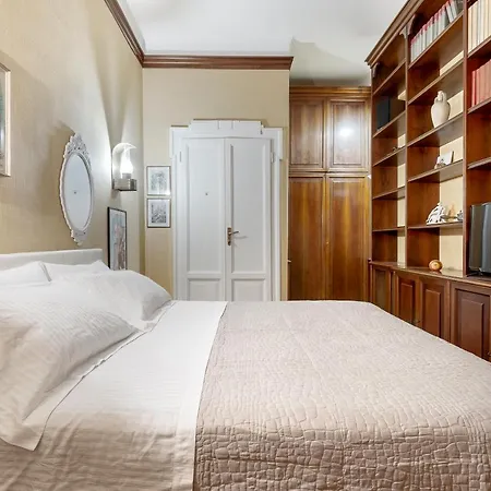Amy Rooms, Via Vitruvio Pensión *
