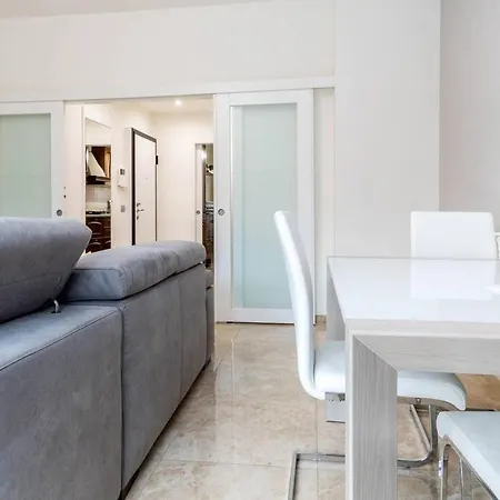 Altido Lovely For 6 Located In Vibrant Gallaratese Apartman Milánó
