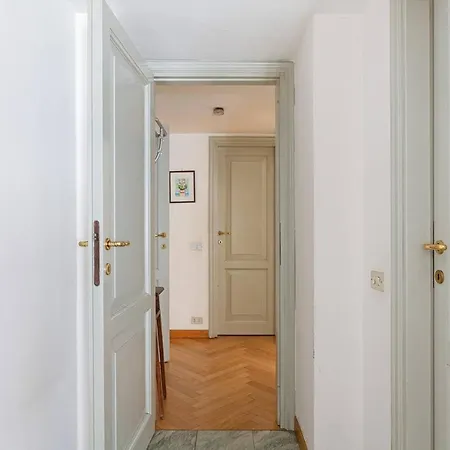 Spacious & Elegant In Corso Como Διαμέρισμα *