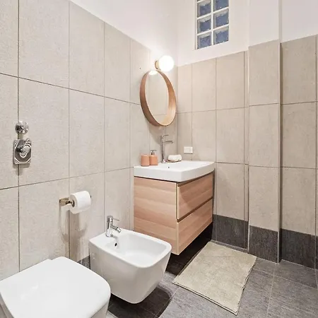 Design And Stylish Flat In Centrale * Milán