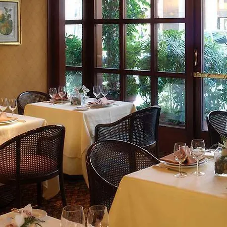 Hotell Sina De La