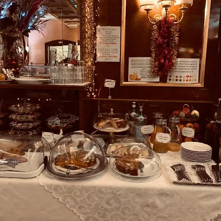 维多利亚酒店 4*