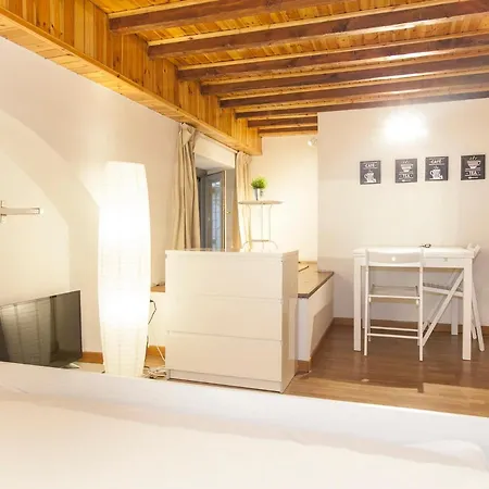 Apartment Cadorna Center Studio-by Flatscollection Milan