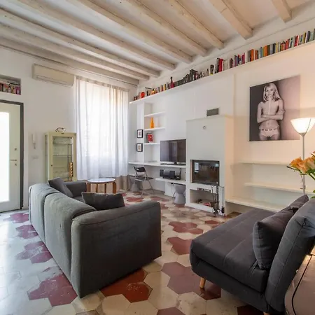Apartment Via Farini 2
