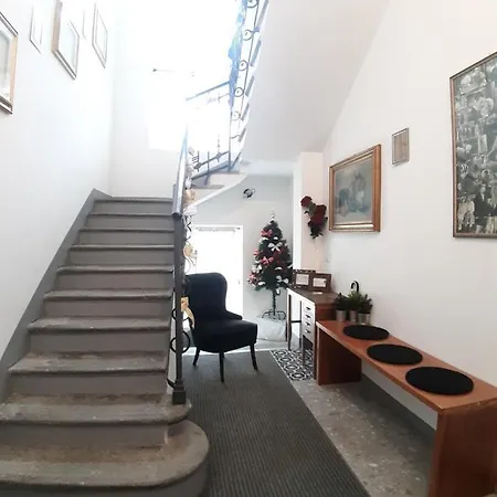 Central Station Open Space Apartment