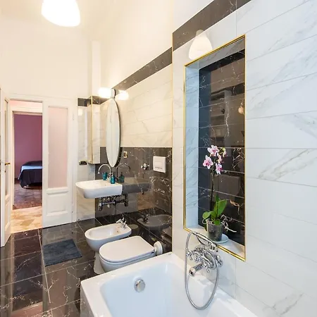 Elegante Casa Liberty Milan