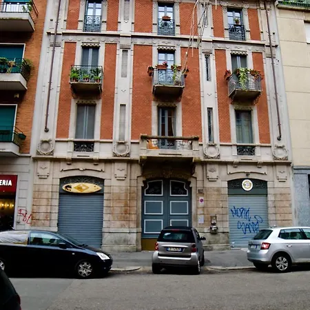 Splendido Trilocale Zona Isola Lägenhet