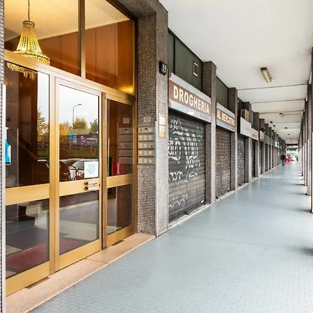 Renovated Flat Subway Yellow Line アパート