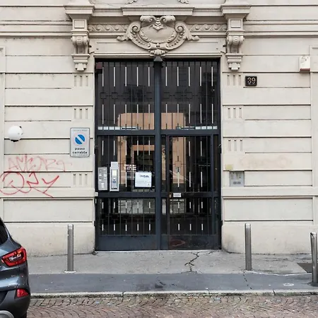 Apartment Hemeras Boutique Homes - 4 Design Near Central Station Milan
