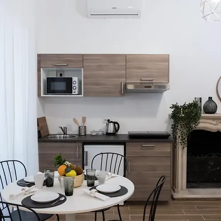 Hemeras Boutique Homes - 4 Design Near Central Station Apartment Milan