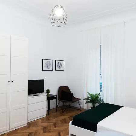 Hemeras Boutique Homes - 4 Design Near Central Station * Milan