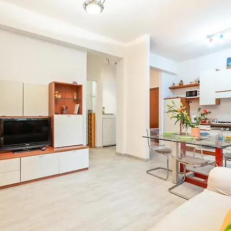 Gambara Bright Flat Apartman
