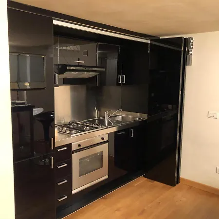 La Casina In Burlamacchi Milan