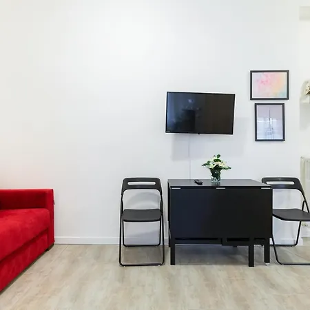 Daire Renovated Flat Subway Yellow Line Milano