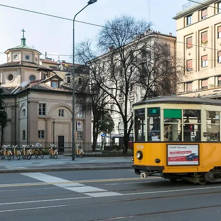 Via Alessandro Tadino By Onefinestay 아파트