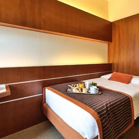 Western Madison 4* Milão