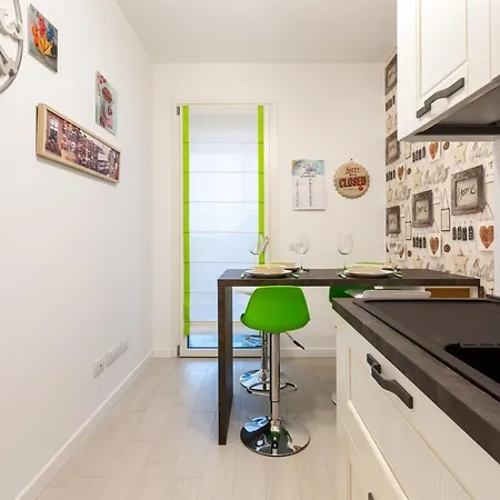 Fiera Flat With Garage Apartman *