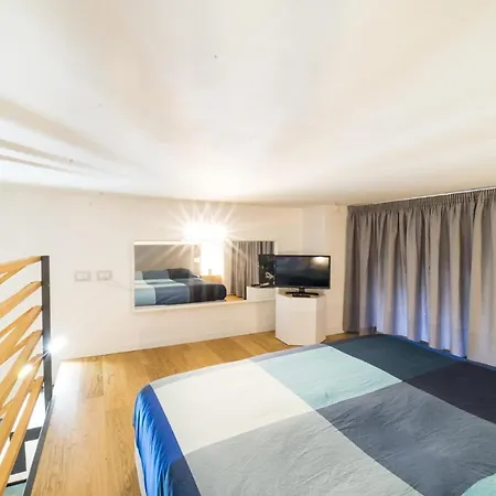 Daire Cenisio Les House Colors Milano